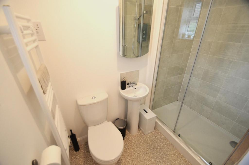 Primrose - Bathroom .JPG