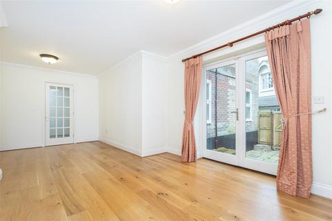 2 bedroom flat to rent, Manor Road, Bournemouth BH1