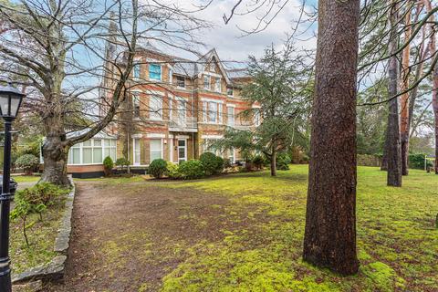 2 bedroom flat to rent, Manor Road, Bournemouth BH1