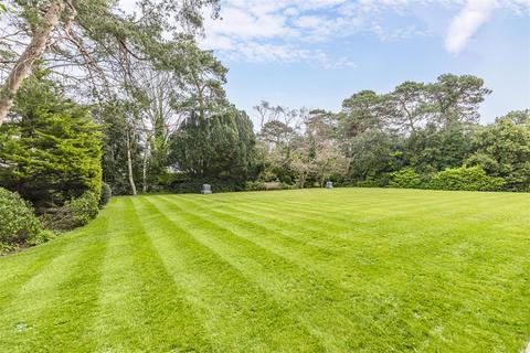 2 bedroom flat to rent, Manor Road, Bournemouth BH1