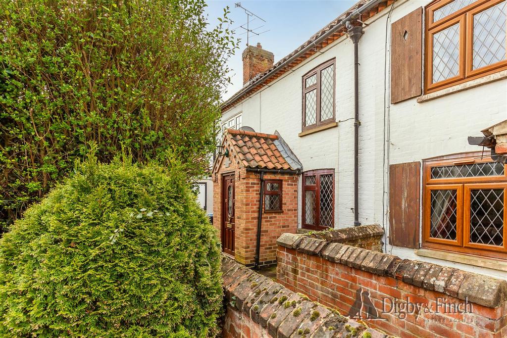 Bingham Road, RadcliffeOnTrent... 2 bed terraced house for sale £