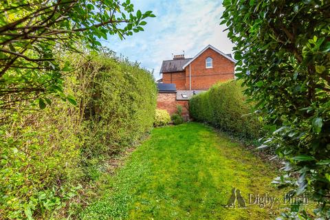 70 Bingham Road, Radcliffe On Trent, Nottingham, NG12 2FU