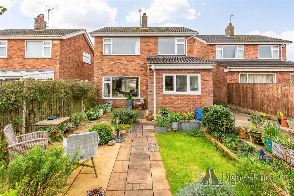 8 Gleneagles Close, Stamford, PE9 2 TL 9watermarked