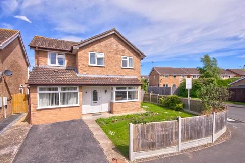 4 bedroom detached house for sale, Aspen Close, Evesham