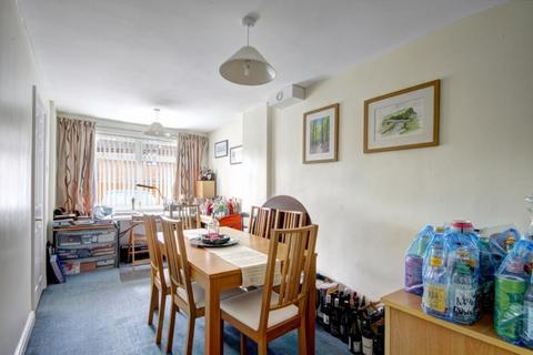 2 Aspen Close, Evesham, WR11 1YY