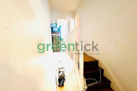 19 Almond Road, London, N17 0PJ