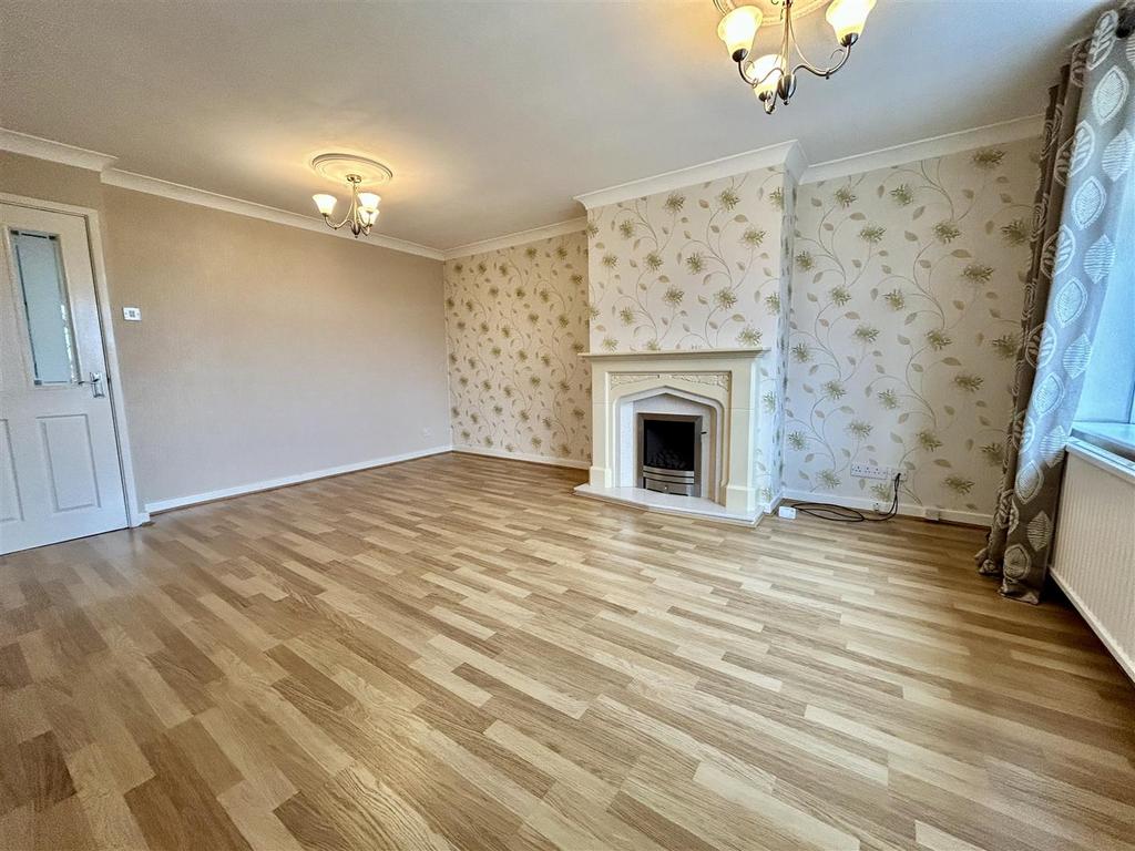 Sandgate Drive, Kippax, Leeds 2 bed semidetached bungalow for sale £