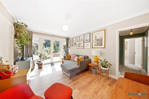 2 bedroom apartment to rent - Holden Road, London, N12