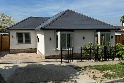 1 bedroom detached bungalow for sale, Link Road, Rayleigh