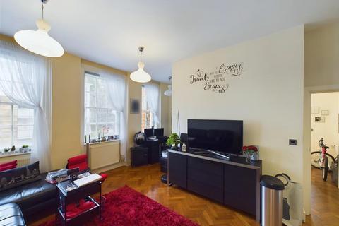 3 bedroom flat for sale, Brighton Road, Purley CR8
