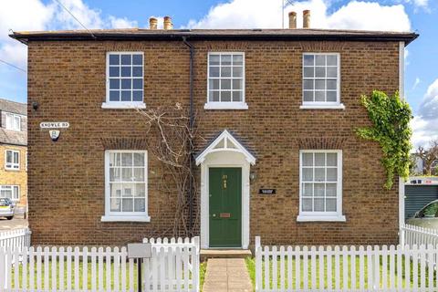 21 Knowle Road, Twickenham, TW2 6QH