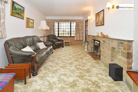 2 bedroom detached bungalow for sale - Woodside Drive, Stoke-On-Trent ST3