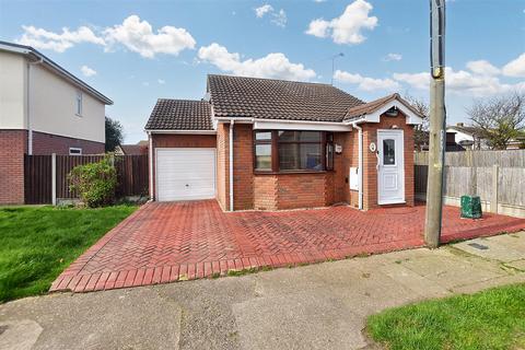 1 bedroom bungalow for sale - Beveland Road, Canvey Island SS8