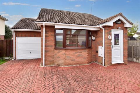 1 bedroom bungalow for sale, Beveland Road, Canvey Island SS8