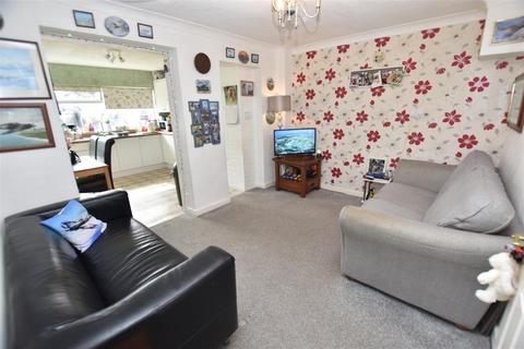 3 bedroom semi-detached house for sale, Crescent Road, Canvey Island SS8