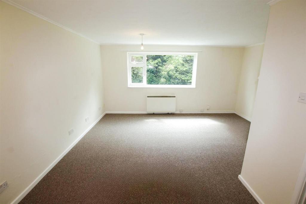 Living Room and Bedroom letting agent in irthlingb