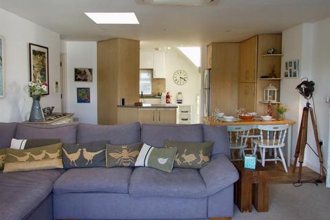 2 bedroom penthouse for sale, Bull Hill, Fowey