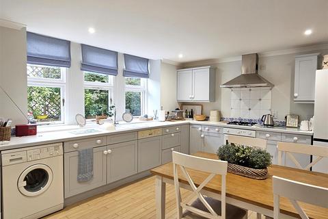 Flat 1, The Old School House Daglands Road, Fowey, PL23 1JL