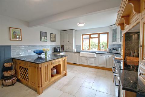 5 bedroom chalet for sale, The Avenue, Snettisham