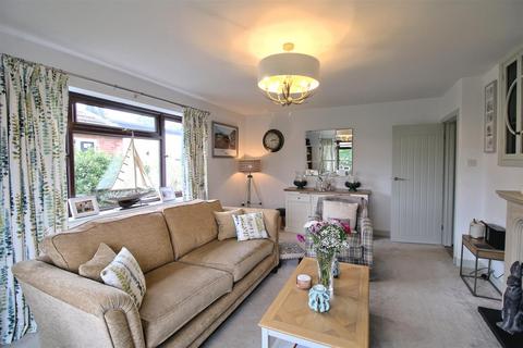 5 bedroom chalet for sale, The Avenue, Snettisham