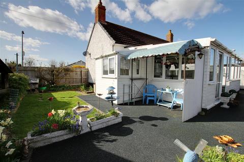 1 bedroom detached bungalow for sale, Highgate Lane, Sutton-On-Sea LN12