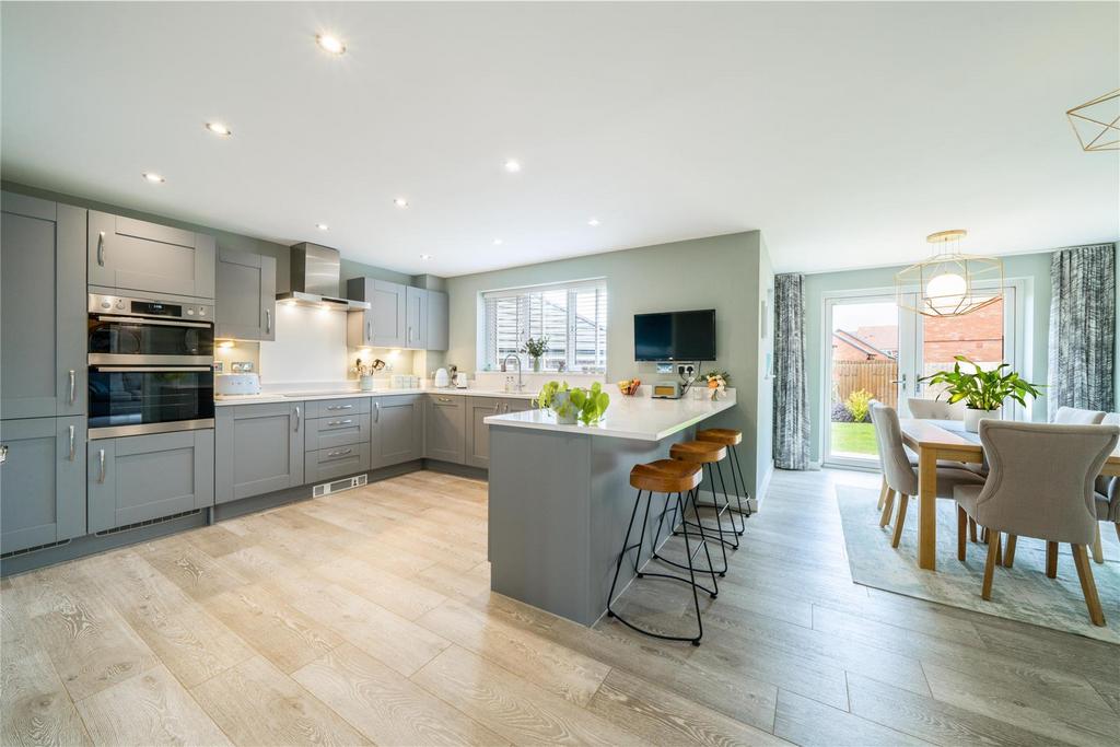 Open Plan Breakfast Kitchen/Dining Room