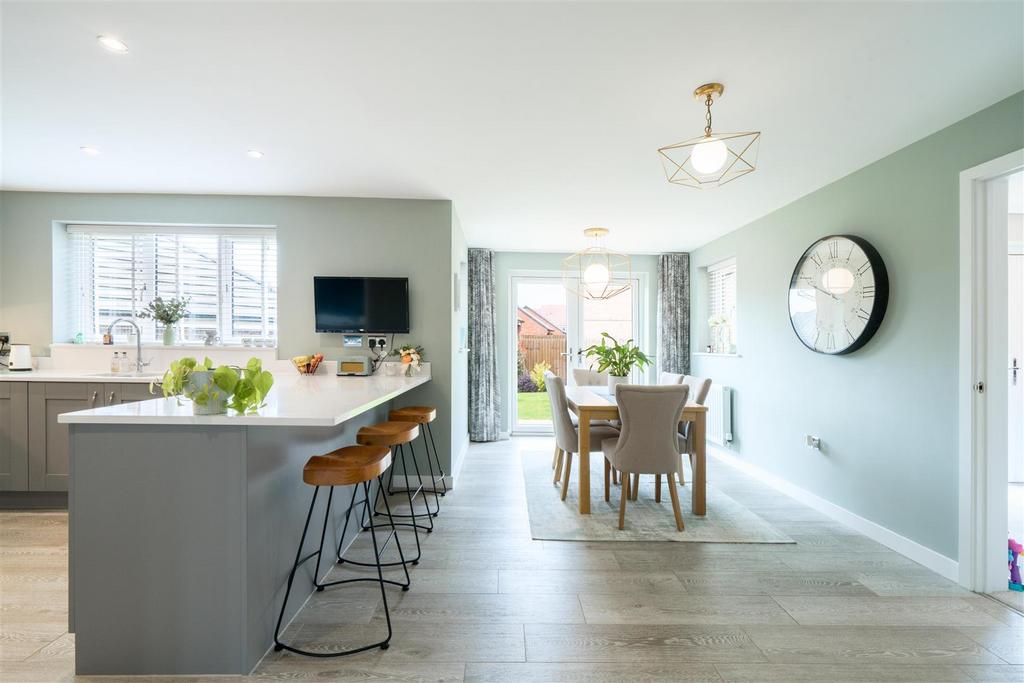 Open Plan Breakfast Kitchen/Dining Room
