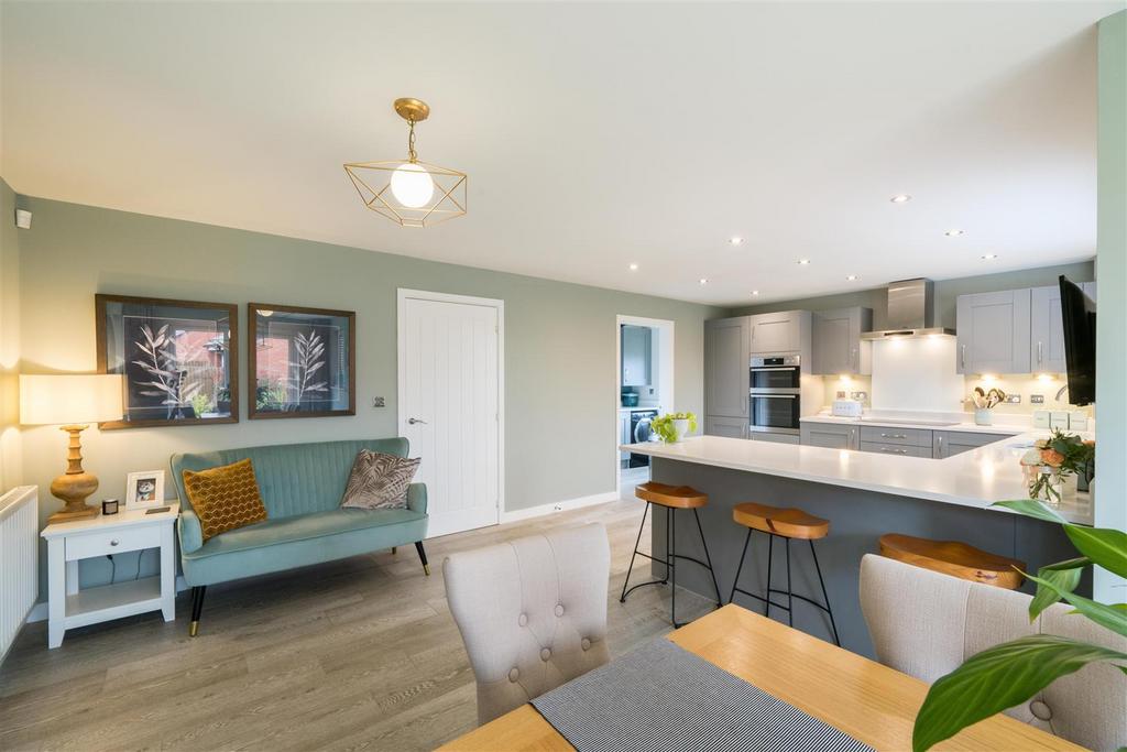 Open Plan Breakfast Kitchen/Dining Room