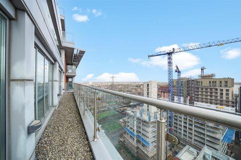 3 bedroom apartment for sale, The Oxygen Apartments, Royal Victoria Dock E16