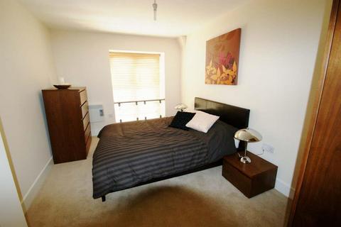2 bedroom flat to rent, Winker Green Mills, Stanningley Road