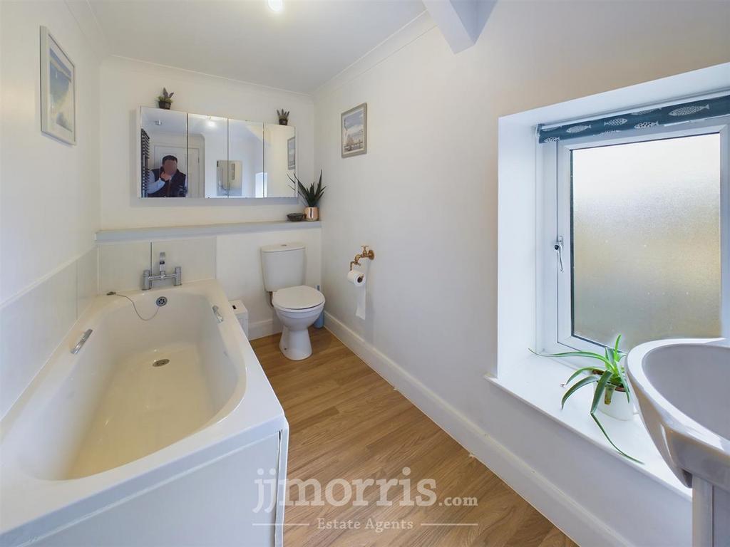 CAM03686 G0-PR0009-STILL022.jpg