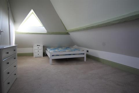 6 bedroom flat to rent - *£125pppw Excluding Bills* Derby Road, Nottingham, NG7 1LR
