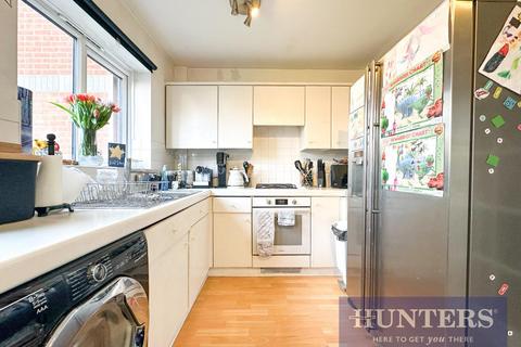 2 bedroom end of terrace house for sale - Cotswold Way, Worcester Park