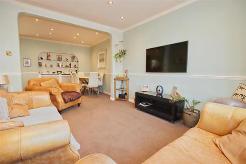 3 bedroom end of terrace house for sale - Essex Road, Borehamwood