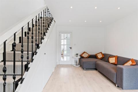 24 Willmore End, London, SW19 3DF