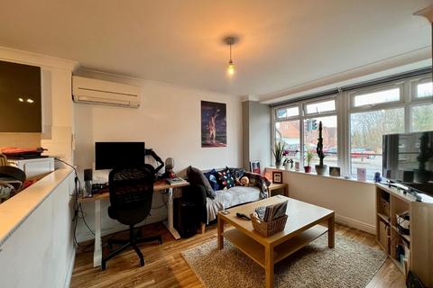 1 bedroom flat for sale, High Street, Cam, Dursley, GL11 5LA