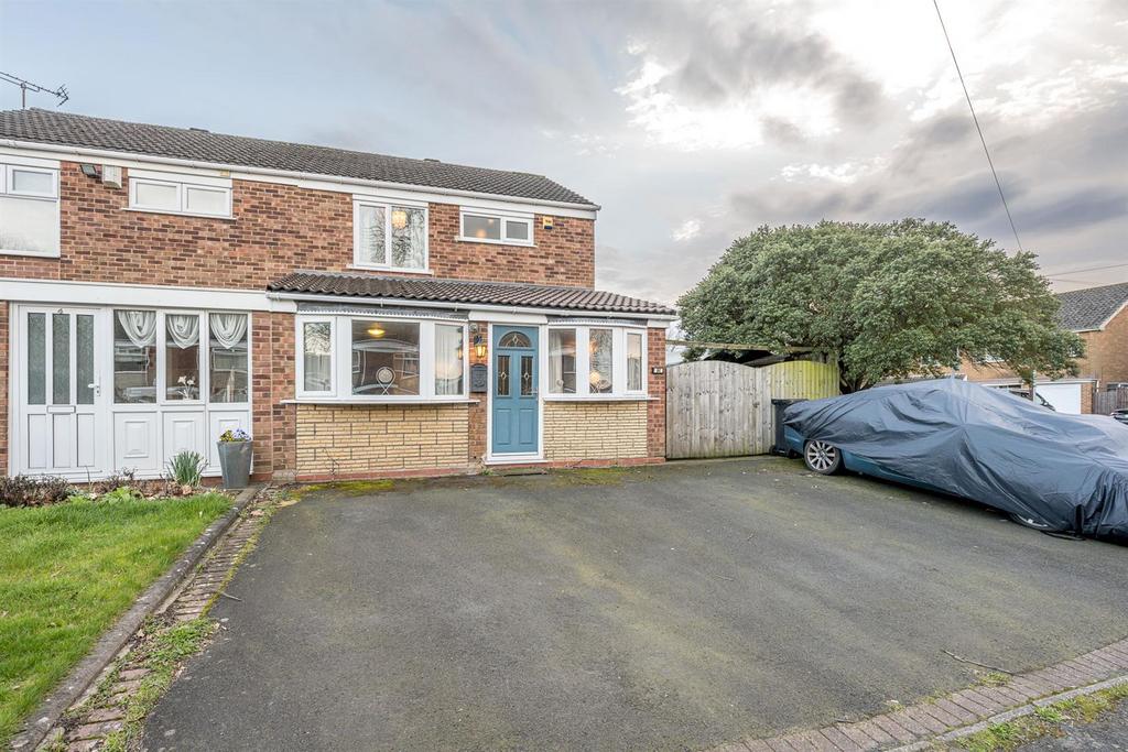 Apperley Way, Halesowen, B63 2PN 3 bed semidetached house for sale £