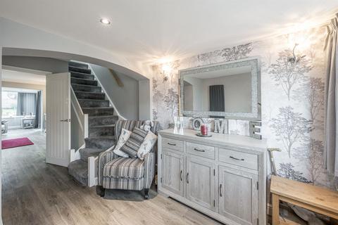 2 Apperley Way, Halesowen, B63 2PN