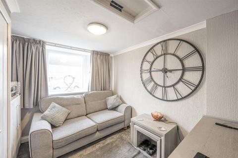 2 Apperley Way, Halesowen, B63 2PN