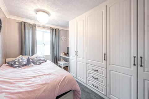 2 Apperley Way, Halesowen, B63 2PN