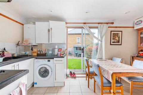 10 Hunston Road, Morden, SM4 6NF