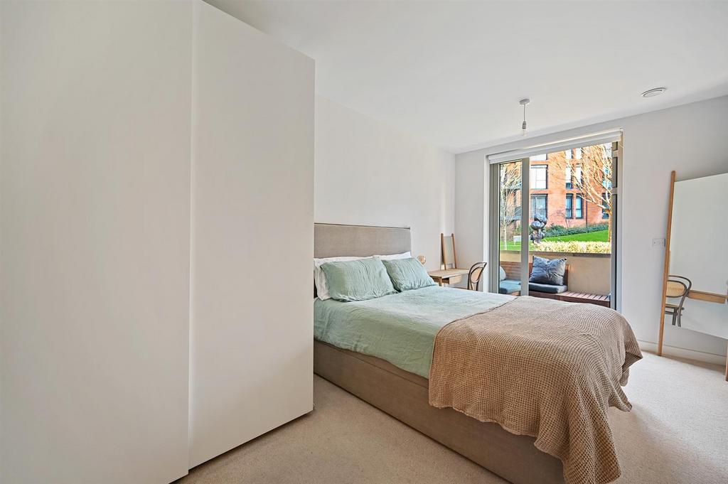BCLR - Flat 3, 330 Finchley Road - Bedroom (4).jpg
