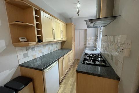 2 bedroom terraced house to rent, Clarendon Park Road, Leicester