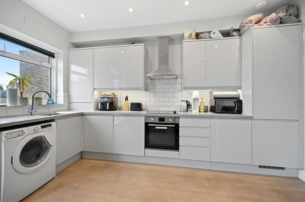 BCLR - RGF 118 Mill Lane - Kitchen (4).jpg