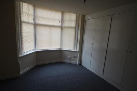Studio to rent, Fosse Road South, Leicester
