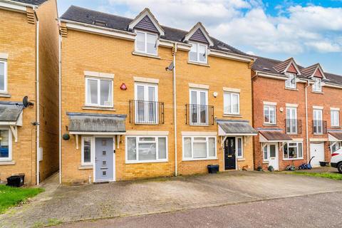 61 Wordsworth Gardens, Borehamwood, WD6 2AB