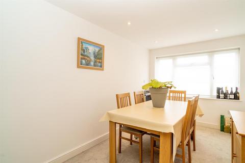 61 Wordsworth Gardens, Borehamwood, WD6 2AB