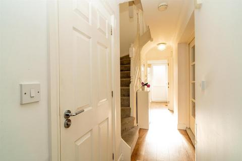 61 Wordsworth Gardens, Borehamwood, WD6 2AB