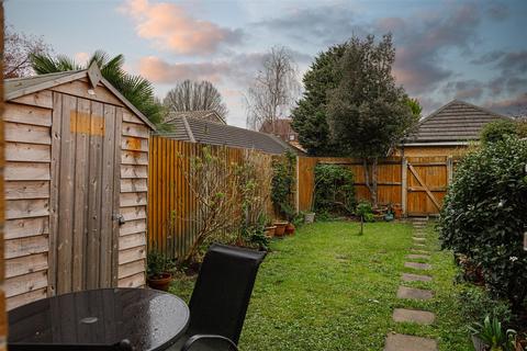 3 bedroom terraced house for sale - Chilberton Drive, Merstham, Redhill