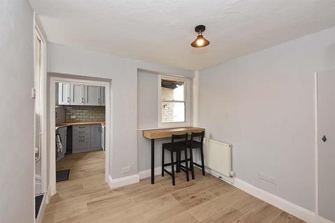 2 bedroom end of terrace house to rent, Oldham Street, Bollington, Macclesfield, SK10 5PJ